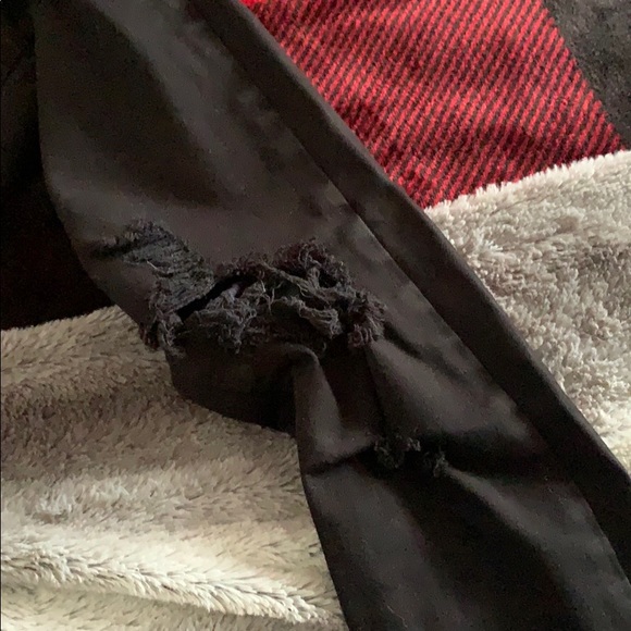 AE Black Ripped Jeans - Picture 7 of 8